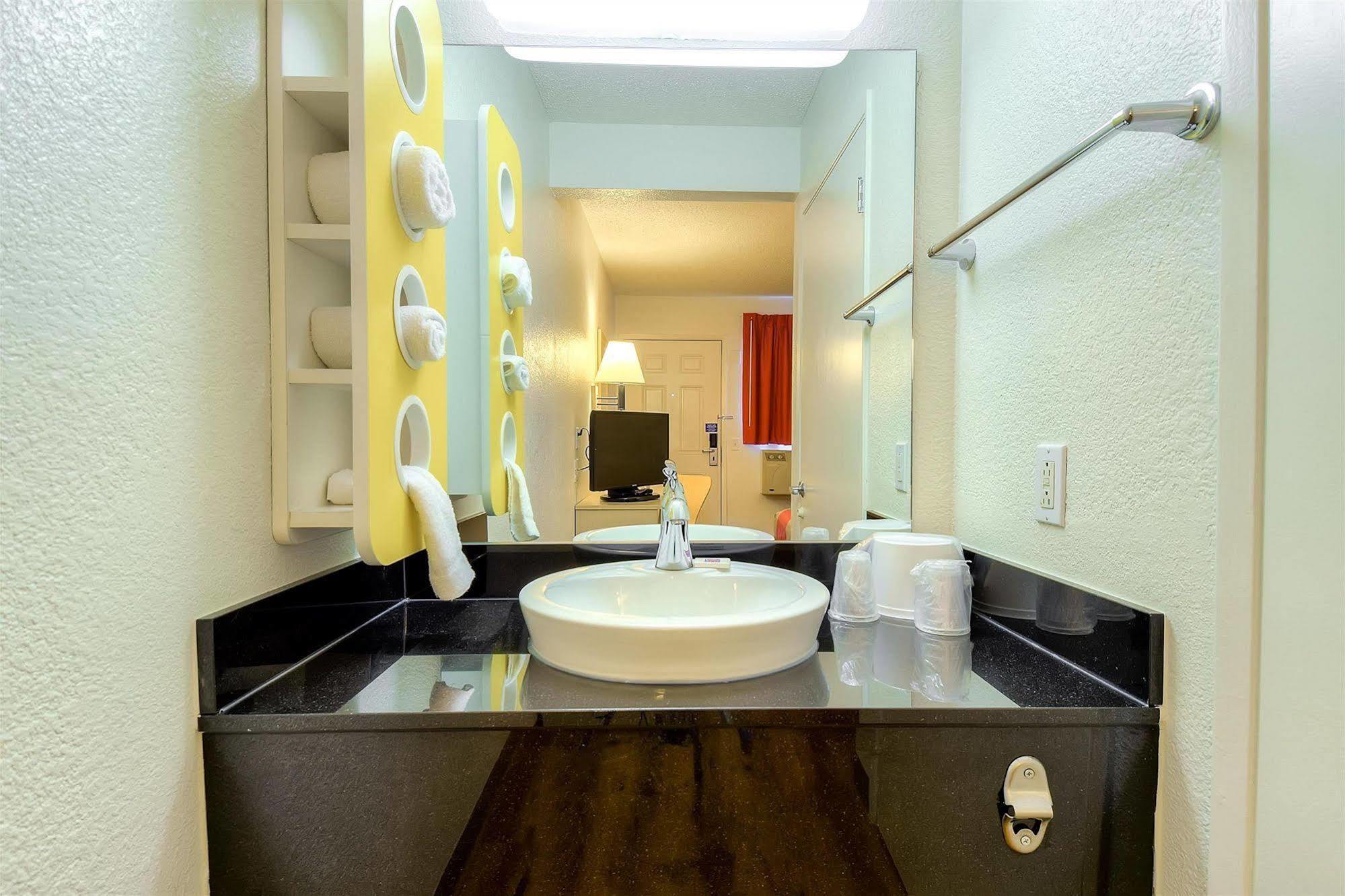 Motel 6-Harbor City, Ca - Los Angeles Carson Kültér fotó