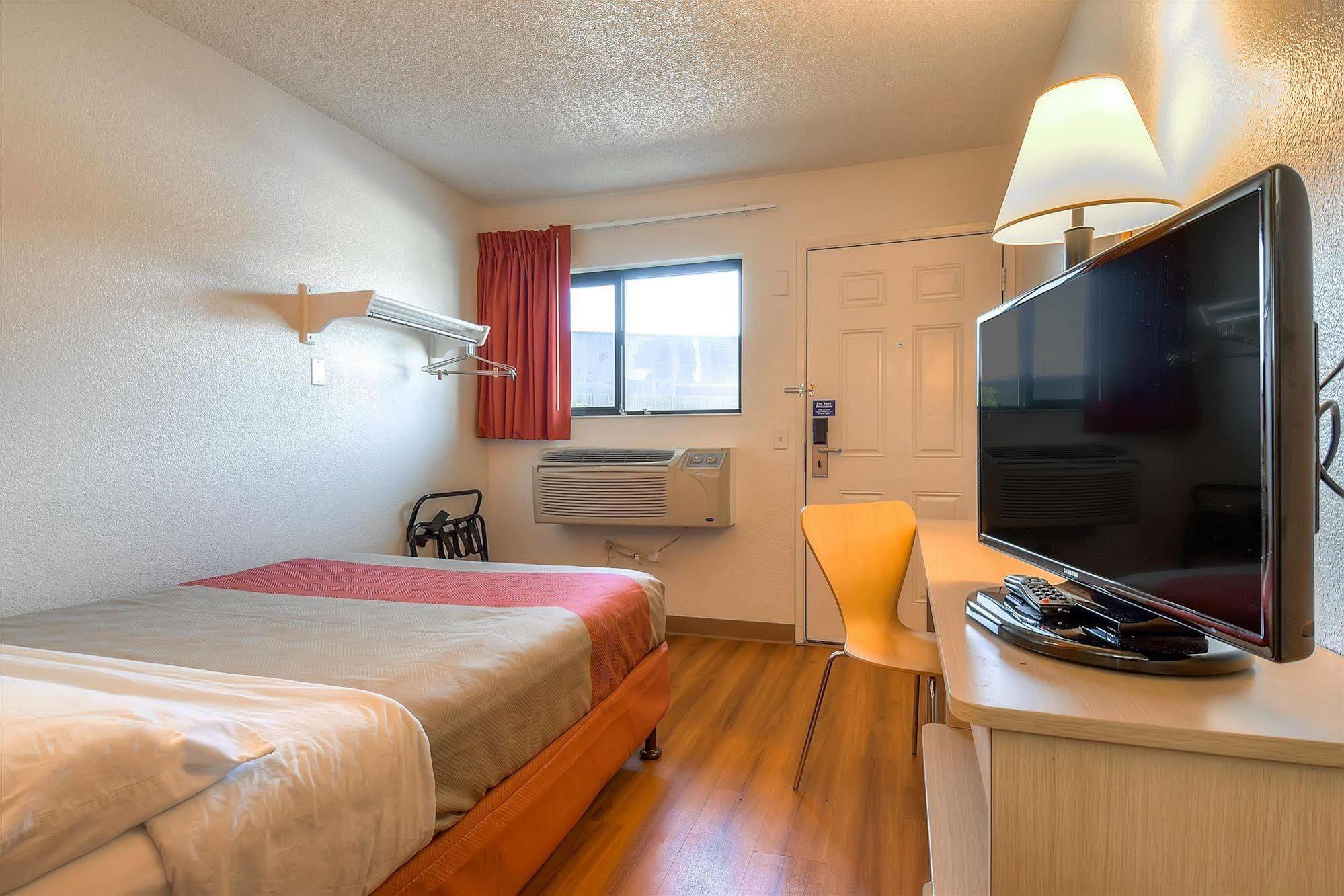Motel 6-Harbor City, Ca - Los Angeles Carson Kültér fotó